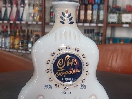 Tequila  SON TEQUILERO  Añejo 750 ml Online now